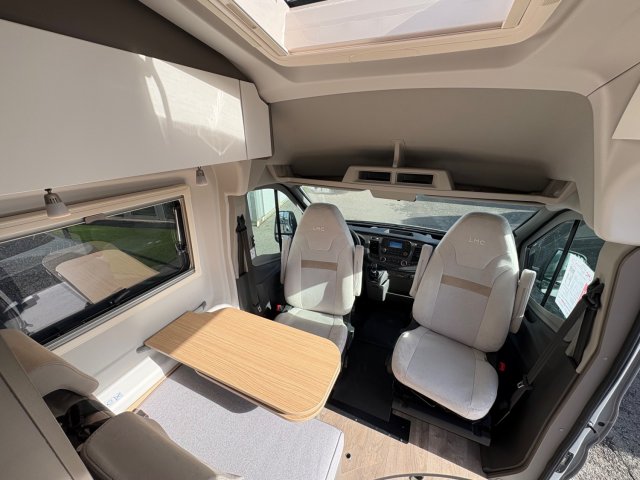 LMC Innovan 590 - Photo 4