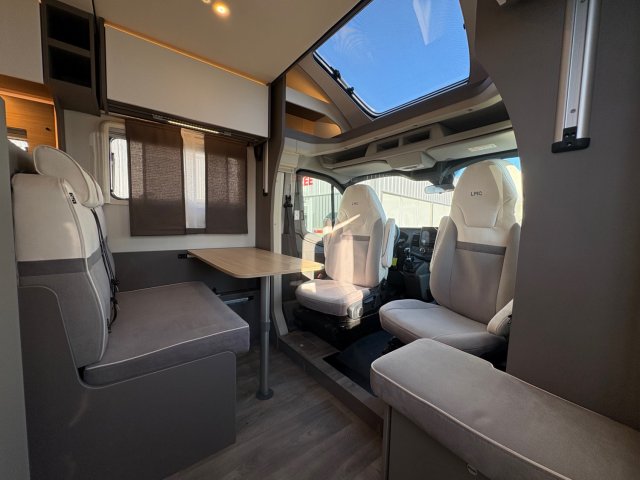 LMC Tourer Lift H 664 664G - Photo 2