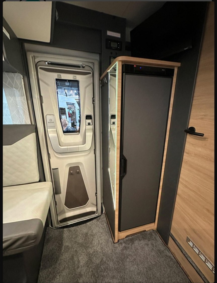 Knaus Live Wave 700 LX Platinum Selection 