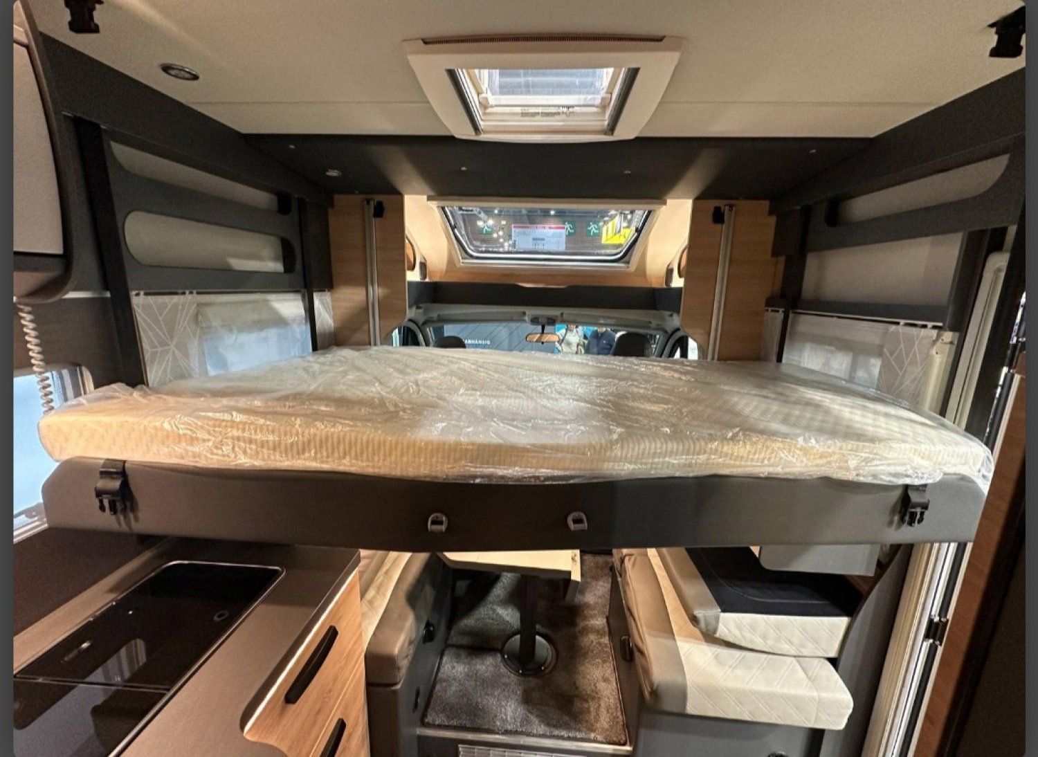 Knaus Live Wave 700 LX Platinum Selection 