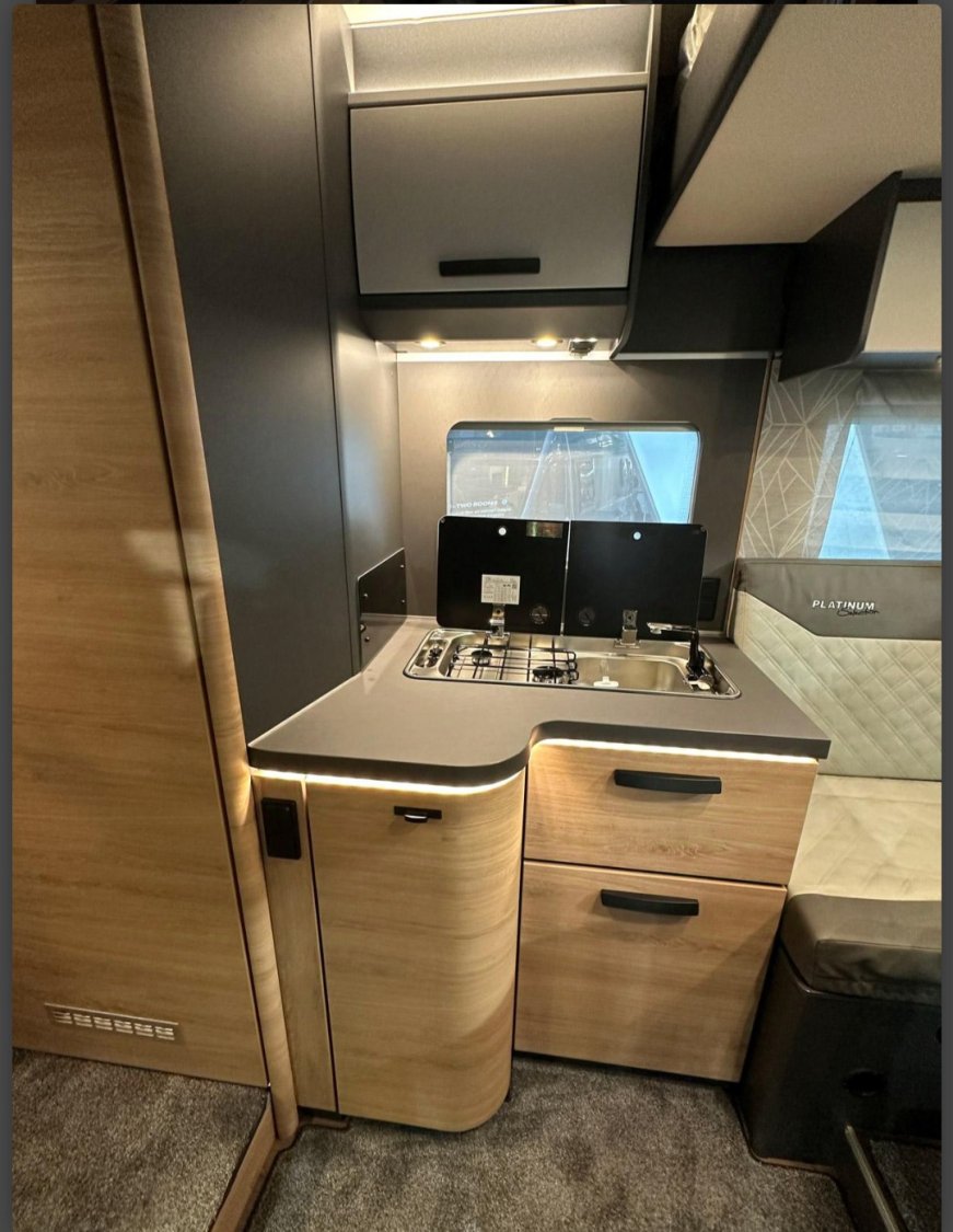 Knaus Live Wave 700 LX Platinum Selection 