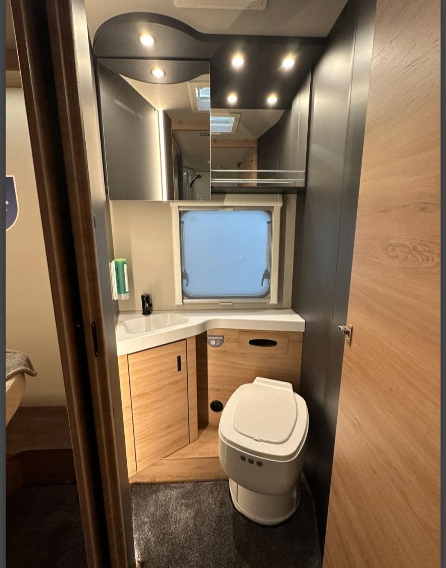 Knaus Live Wave 700 LX Platinum Selection 