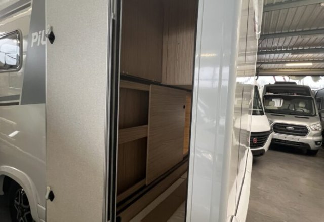 Pilote P 696 D Evidence - Photo 21