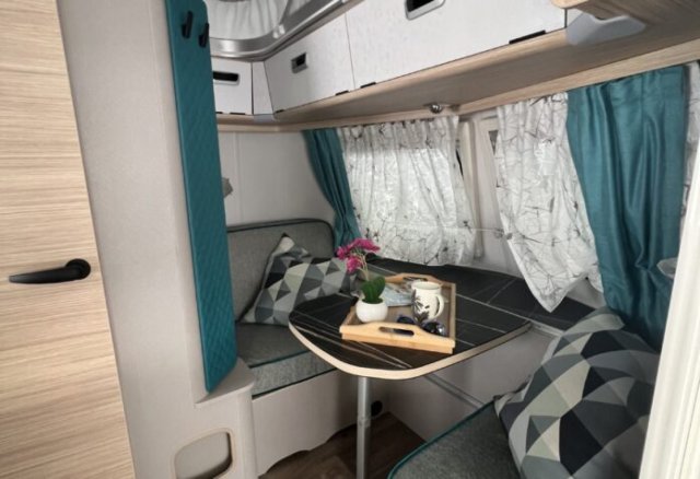Eriba Touring 430 Edition Harbour Blue color harbor - Photo 2