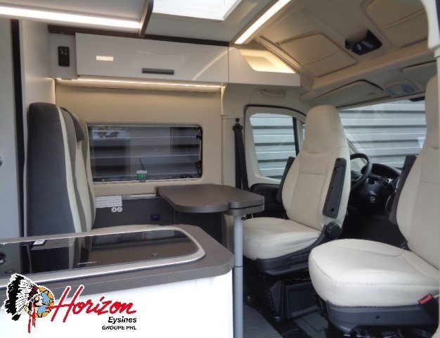 Mc Louis Menfys Van 4 Maxi S-Line MATIC - Photo 4