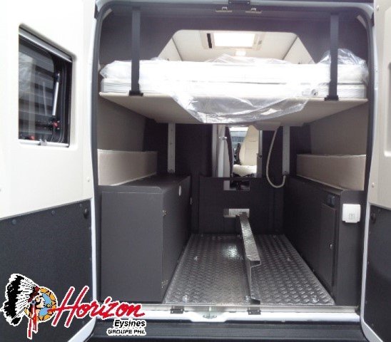 Mc Louis Menfys Van 4 Maxi S-Line MATIC - Photo 8