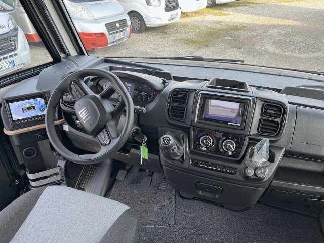 Bavaria Initial I720FC Unik - Photo 7