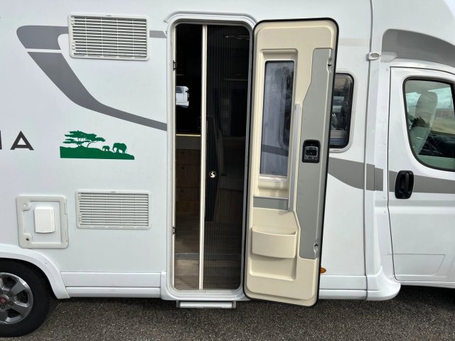 Bavaria Tren-D T746FC Style - Photo 14