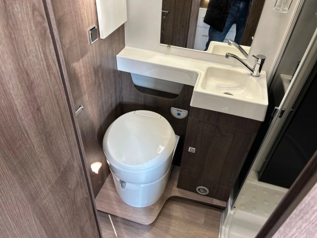 Benimar Tessoro 483 LIMITED - Photo 11