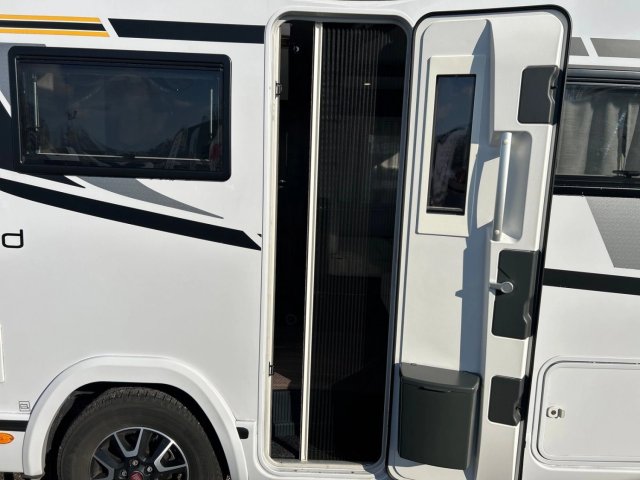 Benimar Tessoro 483 LIMITED - Photo 14