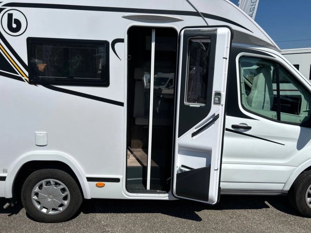 Benimar Yrteo 840 - Photo 20