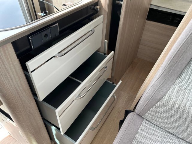 Rapido Van V55 - Photo 12