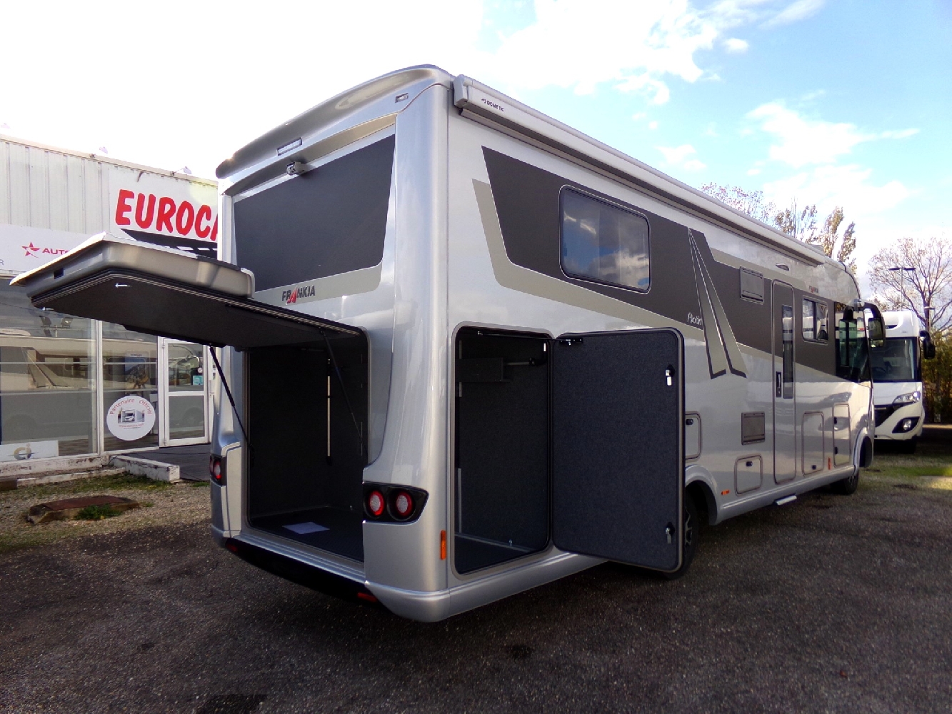 Frankia I 8400 Qd Platin neuf de 2020 - Mercedes - Camping car en vente ...