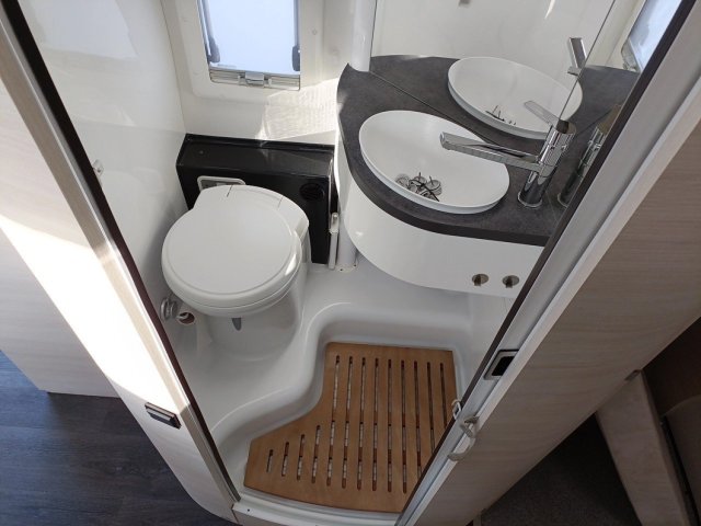 Challenger 240 Open Edition - Photo 8