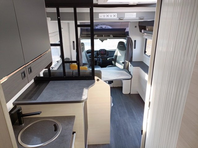 Challenger 240 Open Edition - Photo 11