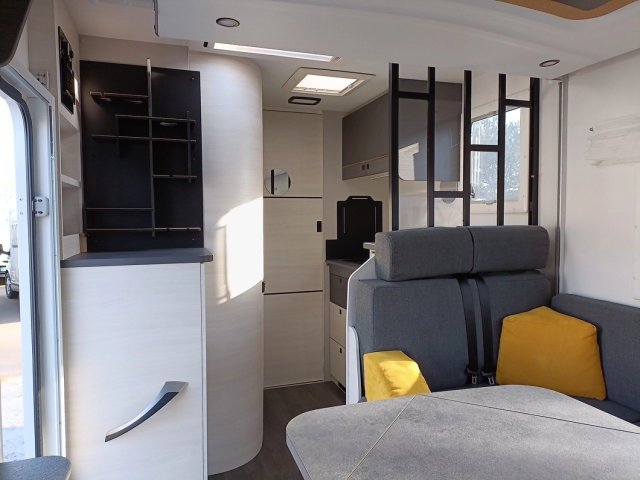 Challenger 240 Open Edition - Photo 12