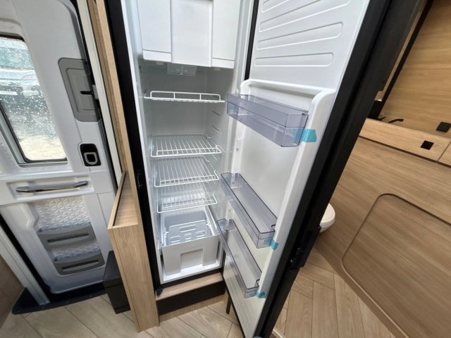 Challenger 250 Graphite Edition - Photo 9