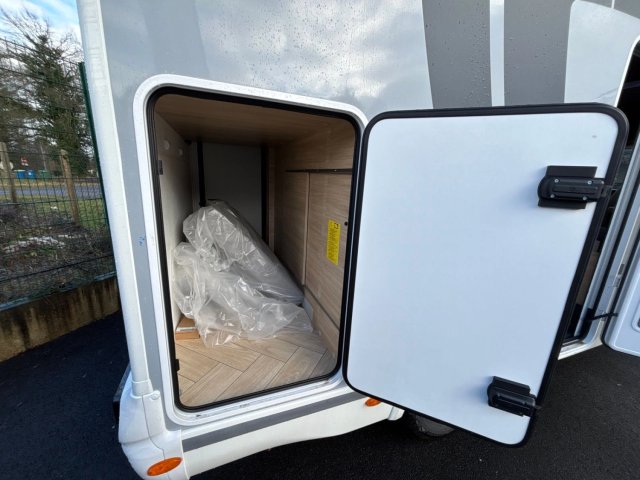 Challenger 250 Graphite Edition - Photo 14