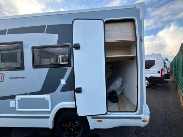 Challenger 250 Graphite Edition - Photo 21