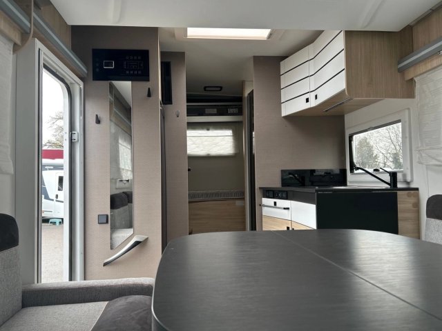 Challenger 380 Start Edition - Photo 16