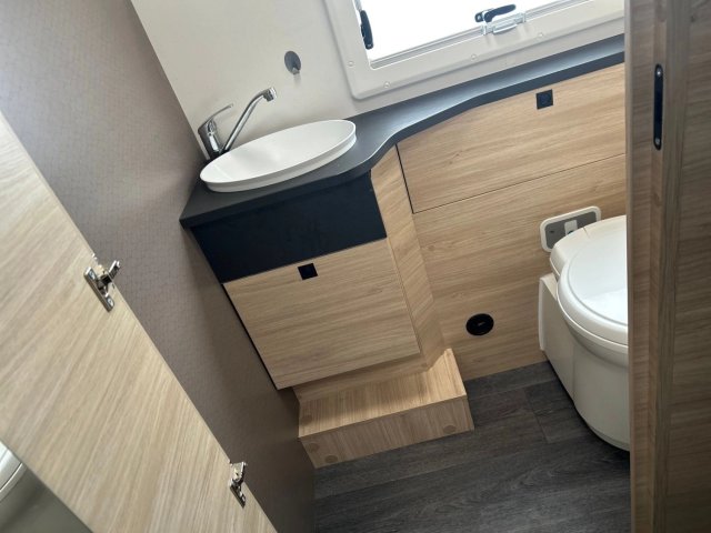 Challenger 380 Start Edition - Photo 23