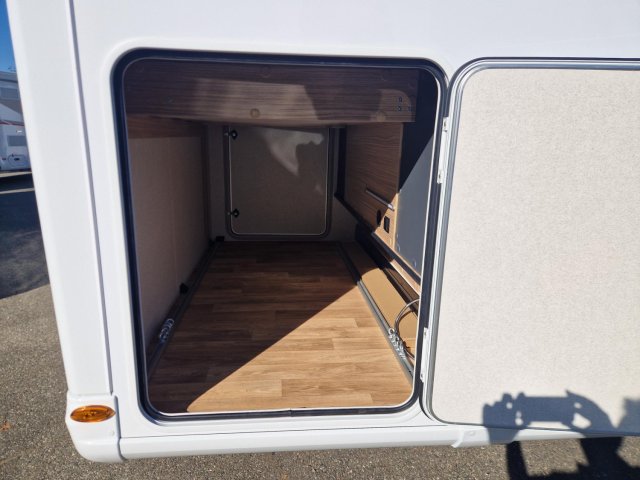 Bavaria Initial I740FC Nomade - Photo 3