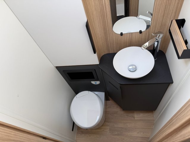 Bavaria Initial I740FC Nomade - Photo 2