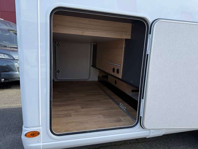 Bavaria Initial I740FC Nomade - Photo 8