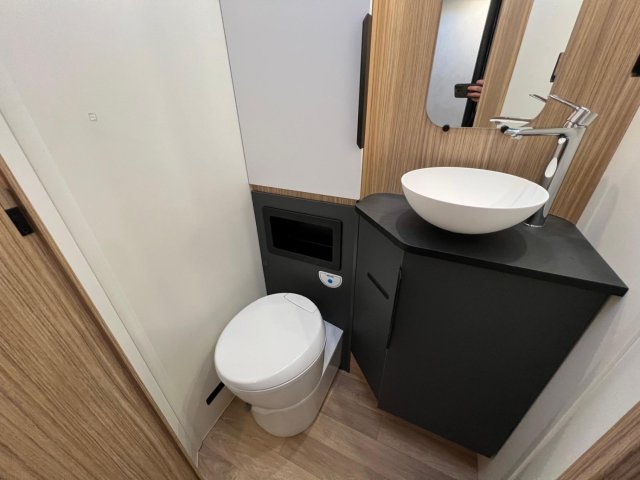 Bavaria Initial I740FC Nomade - Photo 3