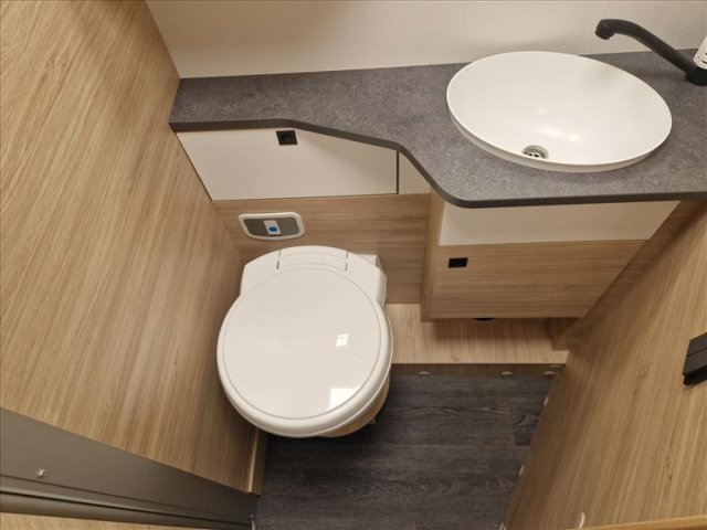 Challenger 318 Anniversary Edition - Photo 9