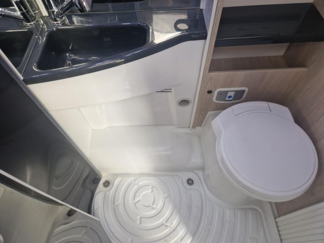 Challenger Genesis 274 - Photo 8