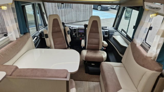 Bavaria Initial I741C Class I 741 C - Photo 5