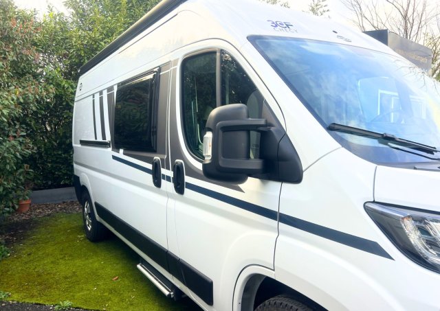 Carado CV 600 fourgon sur peugeot boxer ( groupe hymer ) - Photo 2