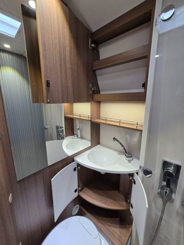 Bravia Swan 636 mobil - Photo 25