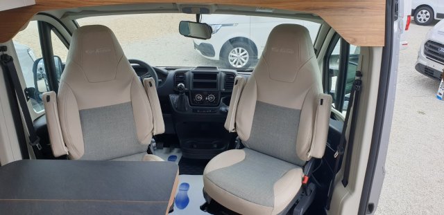 Font Vendome Leader Camp Confort Boite Auto 140 CV - Photo 3