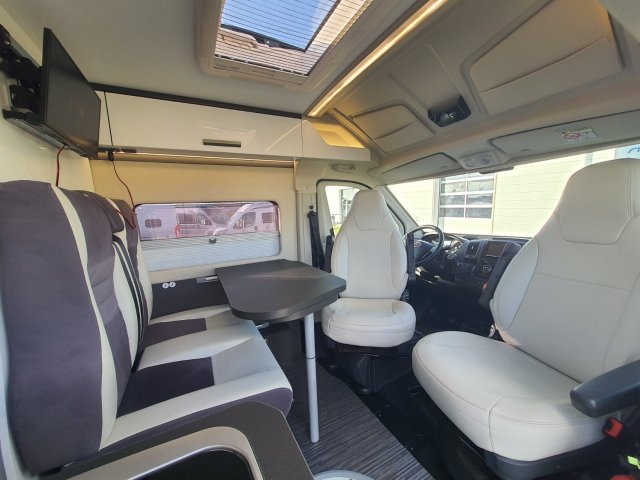 Mc Louis Menfys Van 3 S-Line - Photo 8