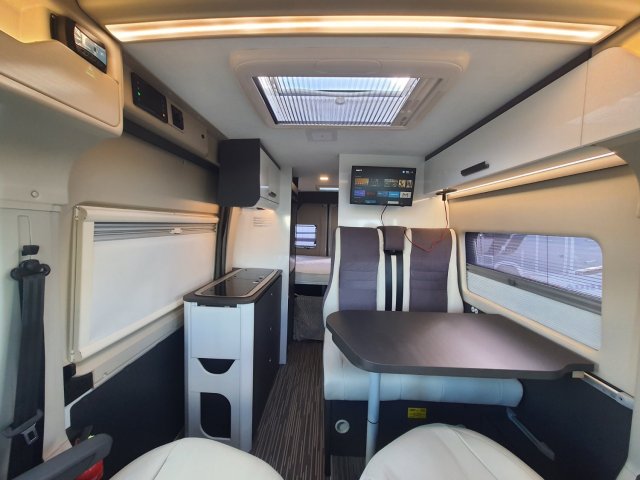 Mc Louis Menfys Van 3 S-Line - Photo 11