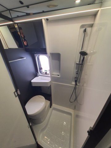 Mc Louis Menfys Van 3 S-Line - Photo 16