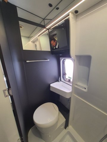 Mc Louis Menfys Van 3 S-Line - Photo 17