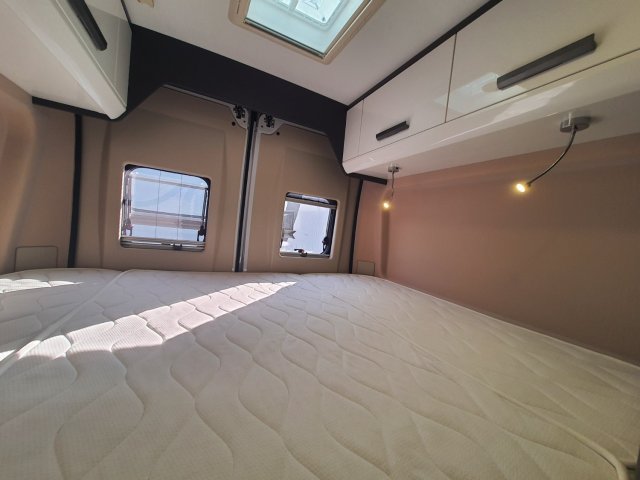 Mc Louis Menfys Van 3 S-Line - Photo 19