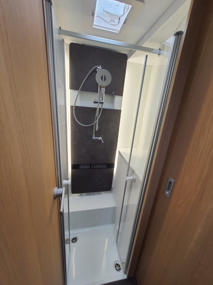 Adria Matrix Plus 670 DC 