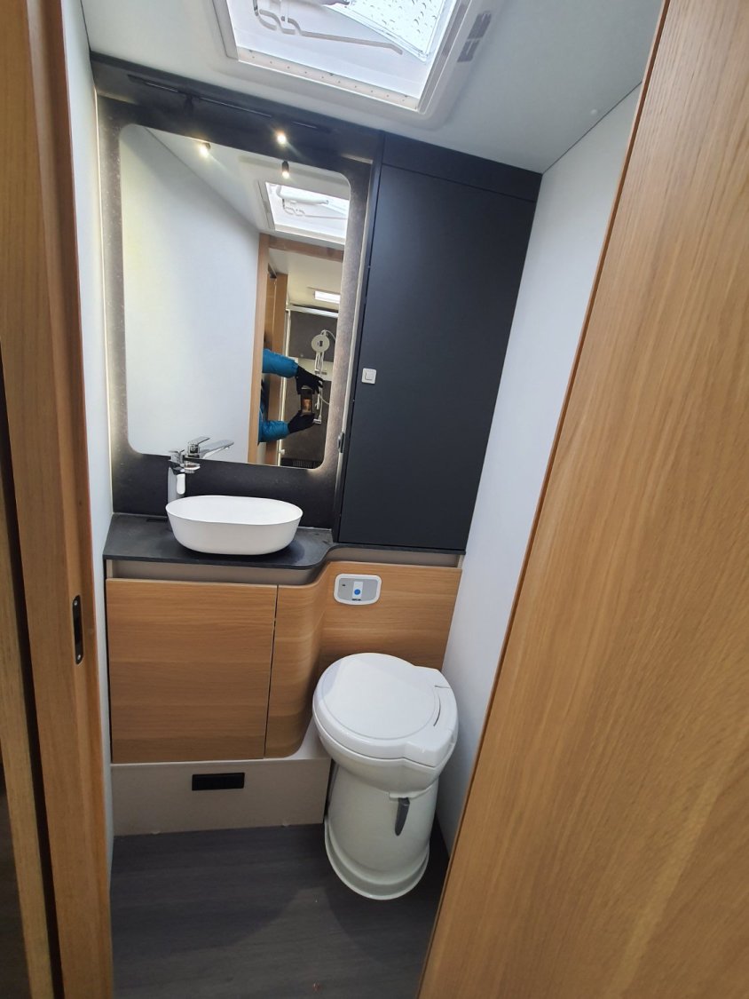 Adria Matrix Plus 670 DC 