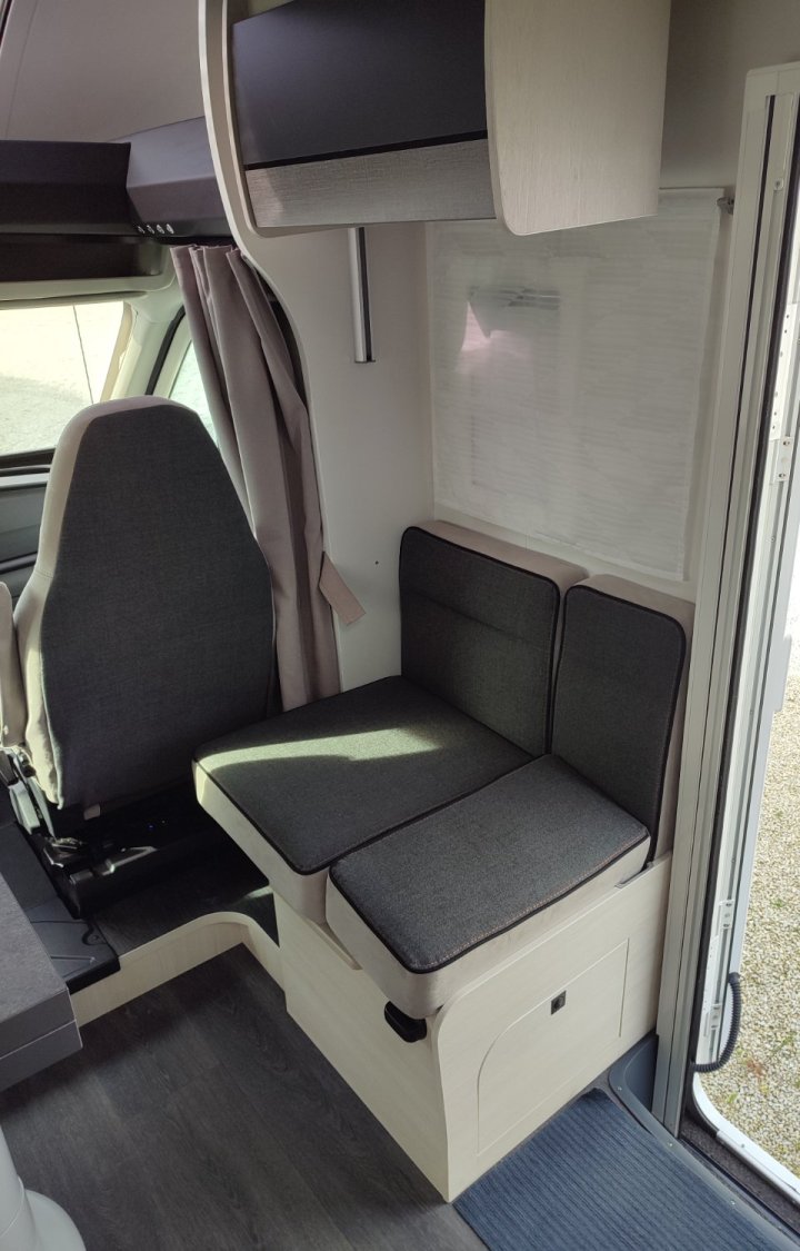 Challenger 328 Graphite Ultimate 