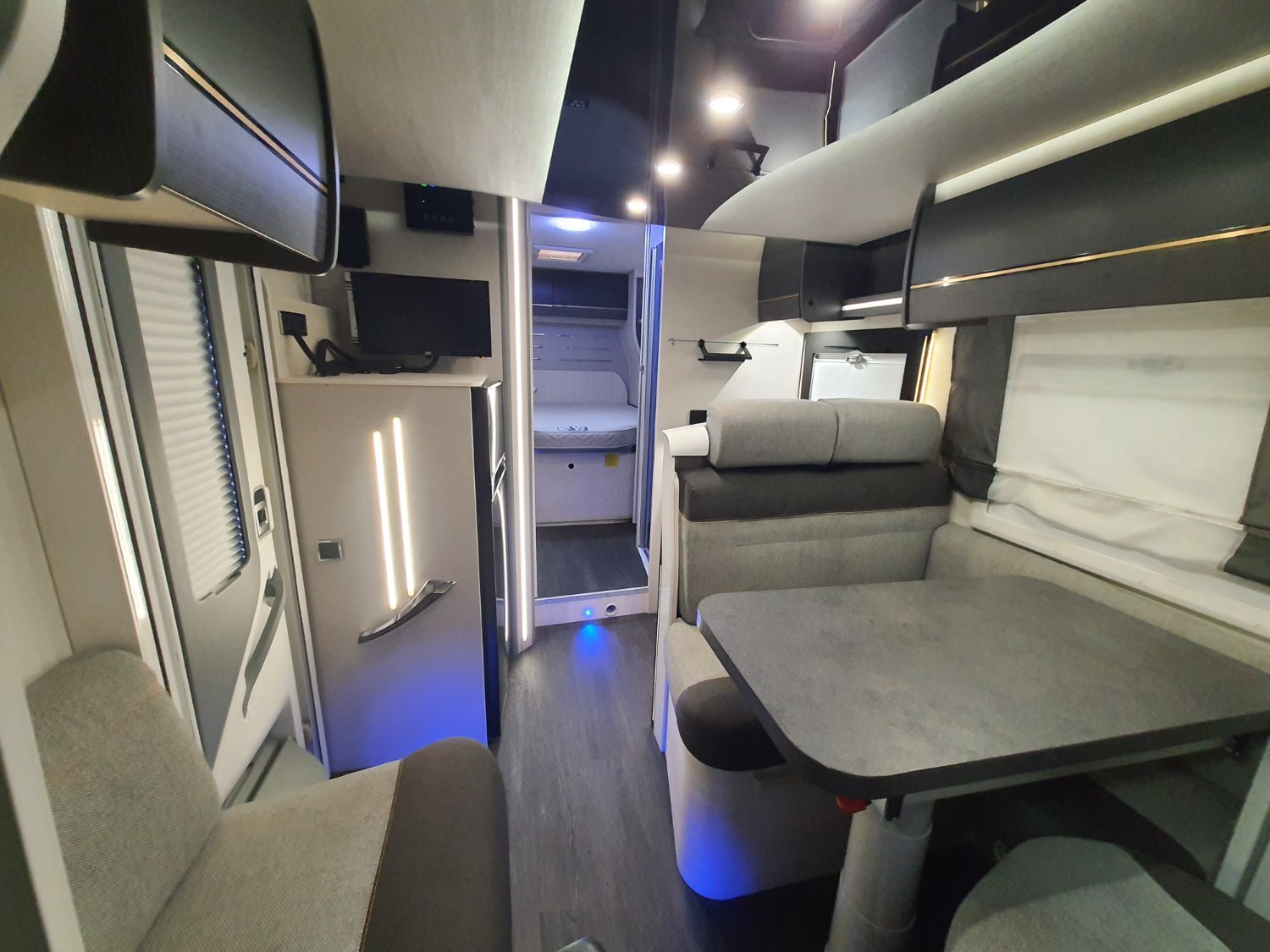 Challenger 358 Premium 
