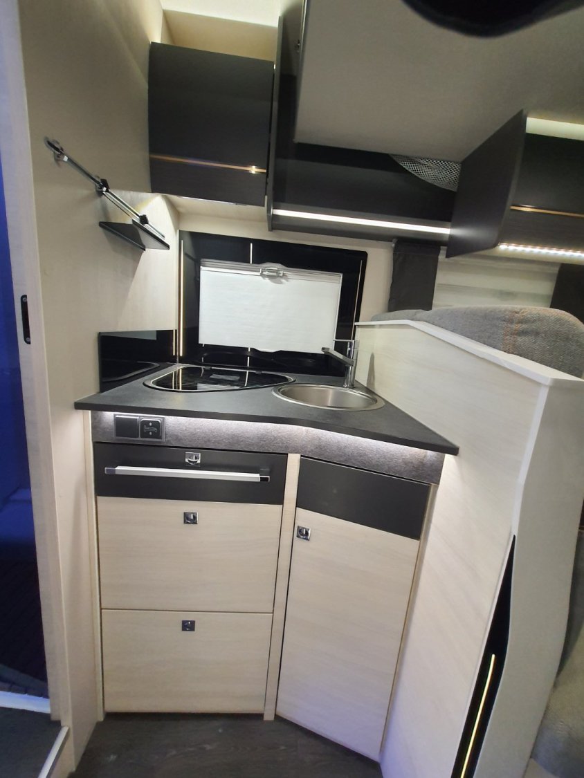 Challenger 358 Premium 
