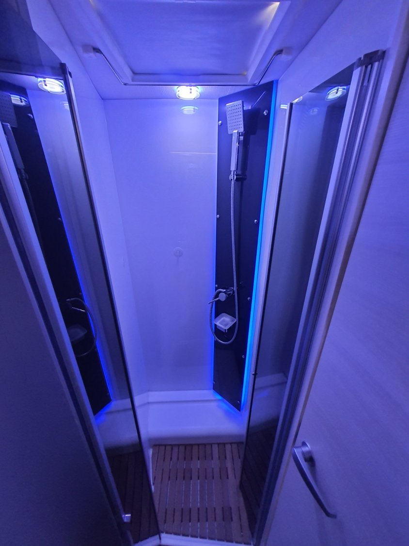 Challenger 358 Premium 