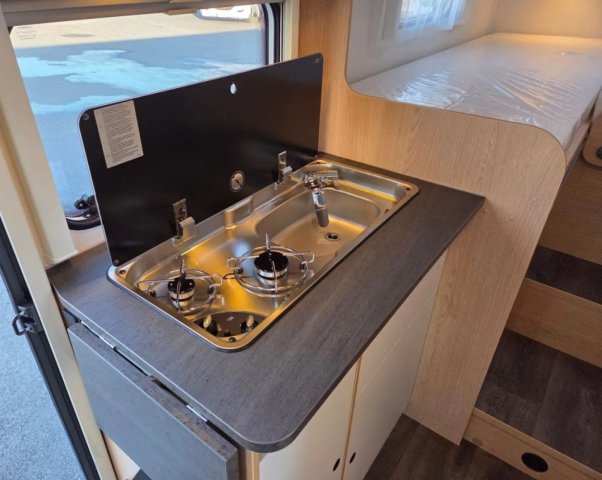 Sunlight V 67S VAN - Photo 3
