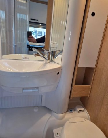 Sunlight V 67S VAN 67 S - Photo 9