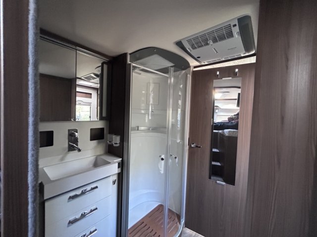 Hymer Classe-B MasterLine I 880 BMLI - Photo 5