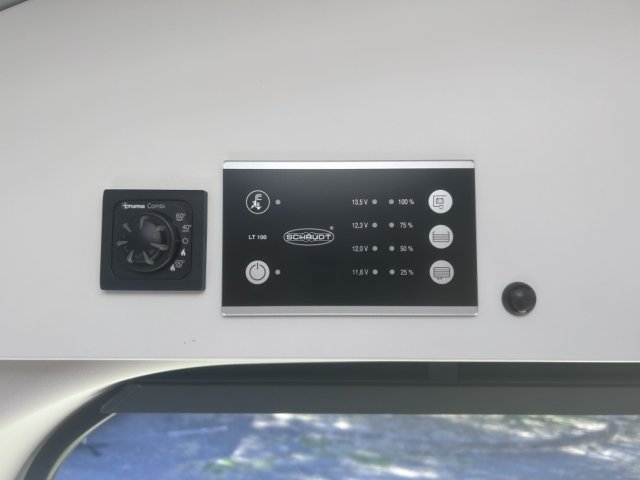 LMC Innovan 590 New Edition BOITE AUTOMATIQUE - Photo 2
